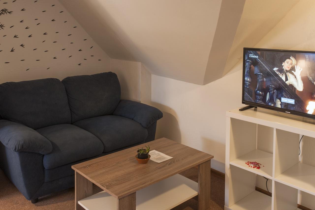 Penzion "U Nadrazi" Horšovský Týn Exterior foto