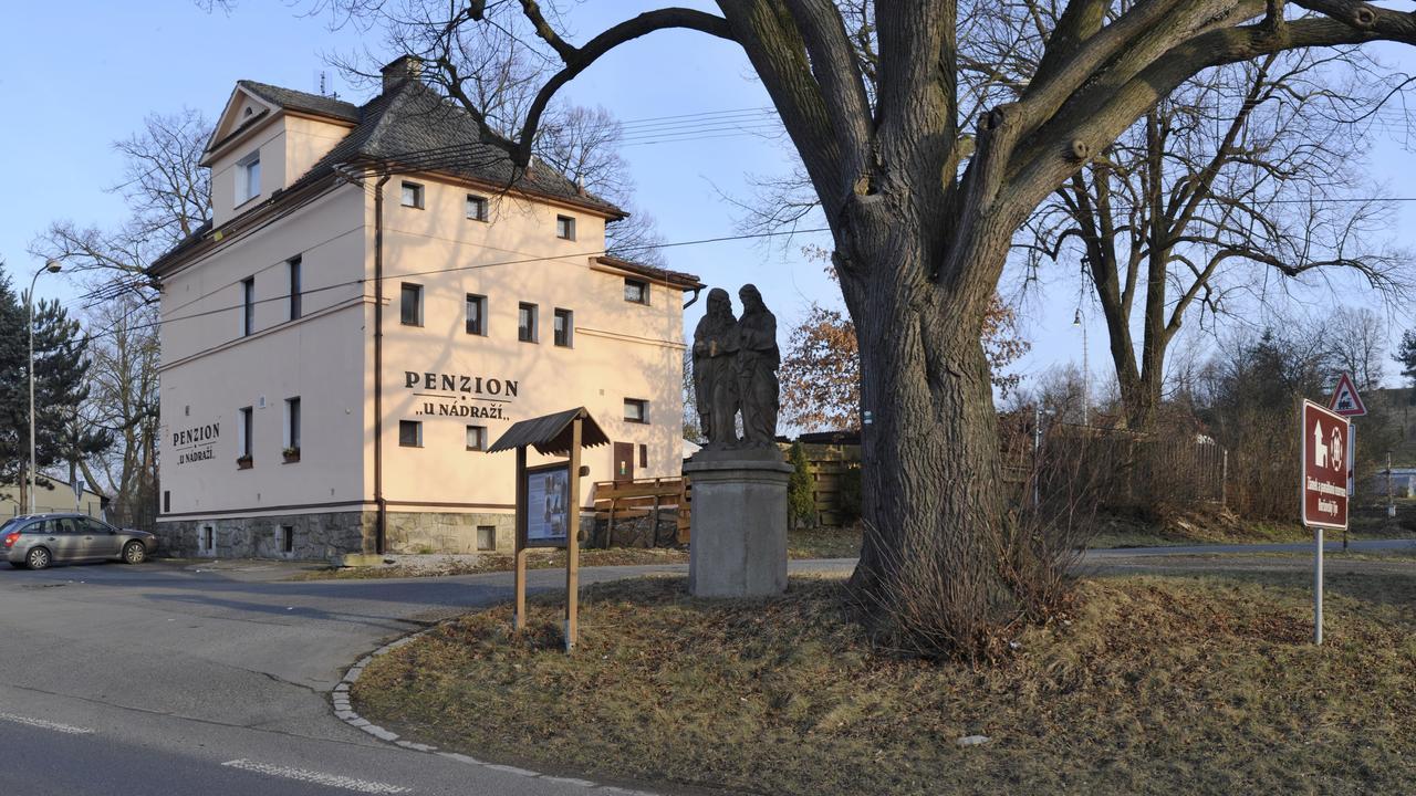 Penzion "U Nadrazi" Horšovský Týn Exterior foto